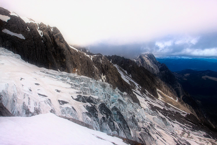 The-Glacier-Park-Cableway-of-Jade-Dragon-Snow-Mountain-Lijiang-04