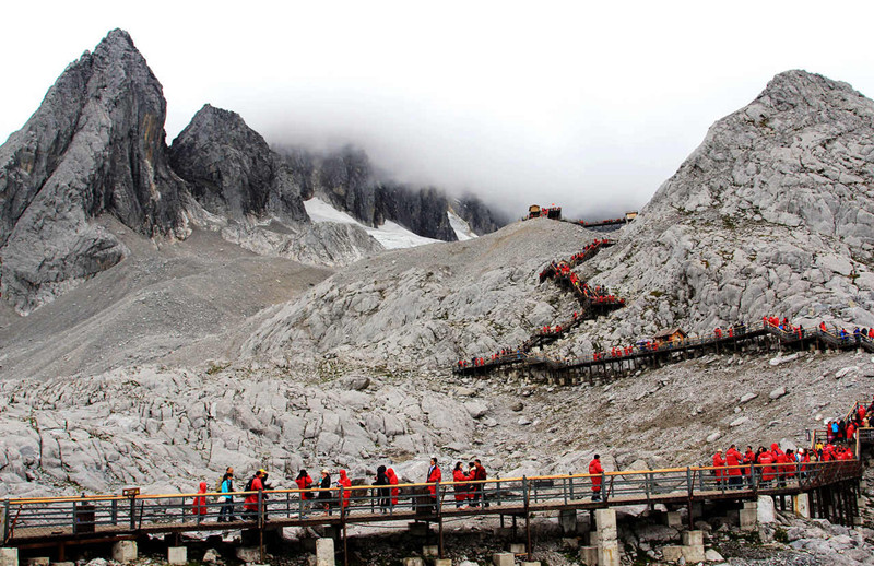 The-Glacier-Park-Cableway-of-Jade-Dragon-Snow-Mountain-Lijiang-13