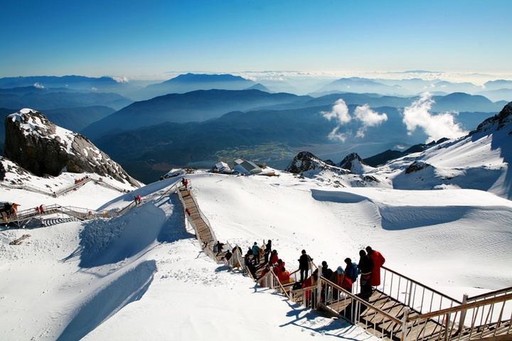 The-Glacier-Park-Cableway-of-Jade-Dragon-Snow-Mountain-Lijiang-17