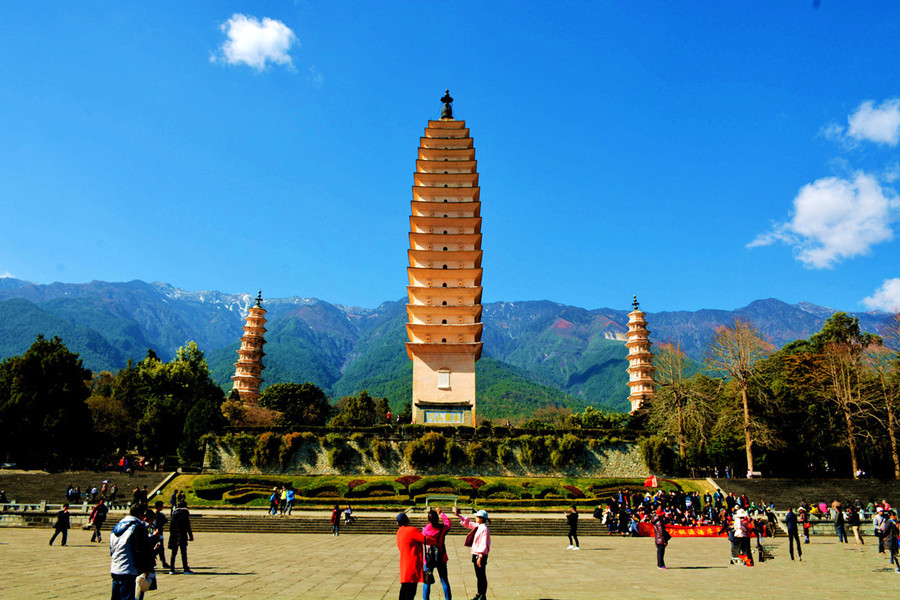 Three-Pagodas-and-Chongsheng-Monastery-in-Dali-23