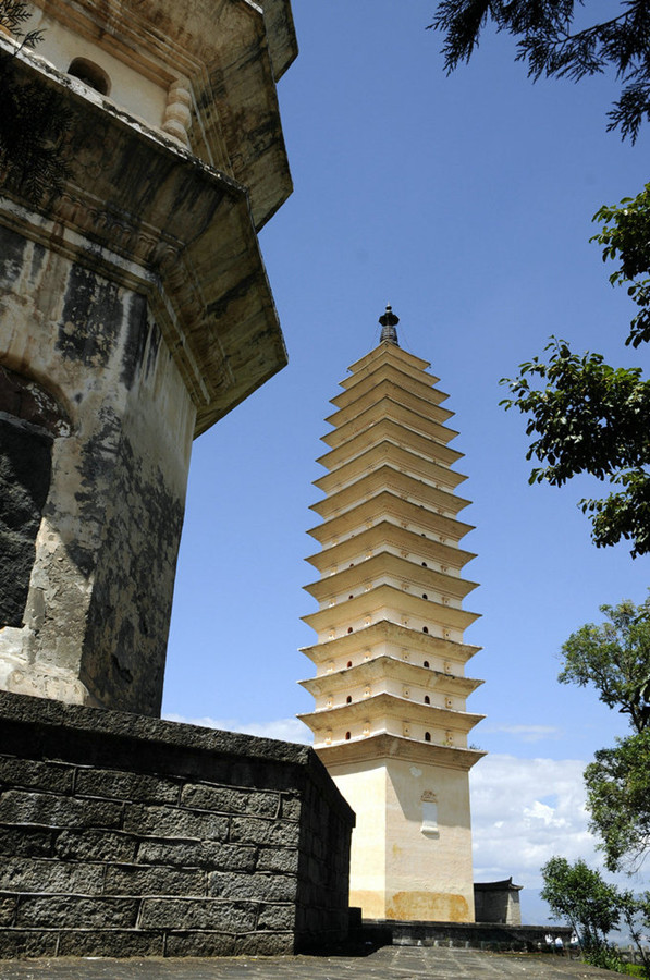 The Three Pagodas and Chongsheng Monastery in Dali