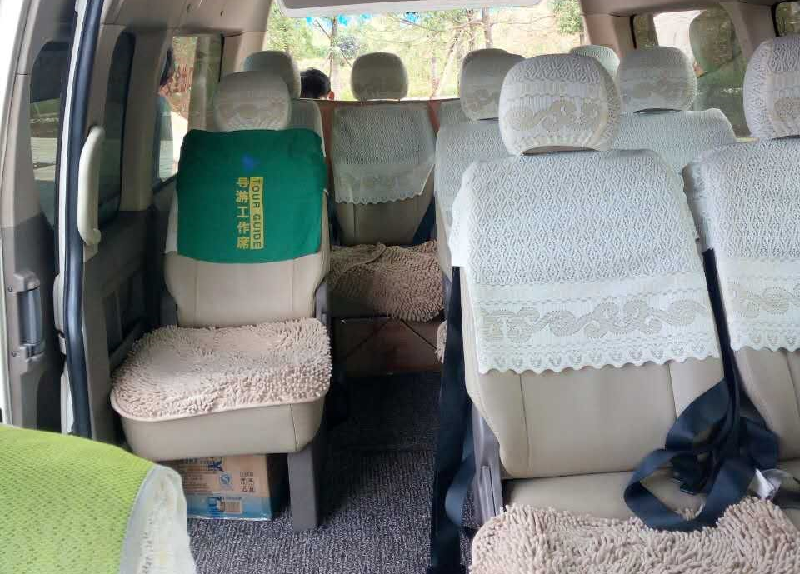 11-seat Van-06