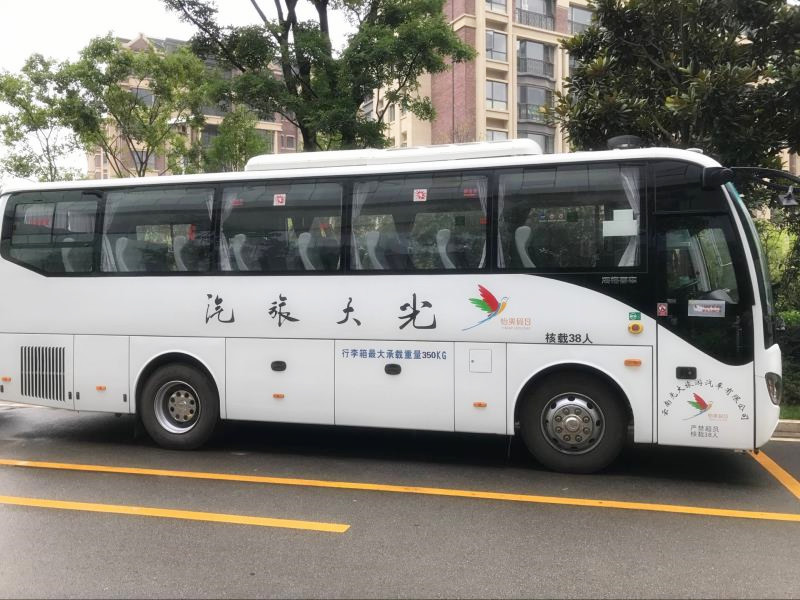 38-Seat Tourist Bus of Yunnan Exploration-03