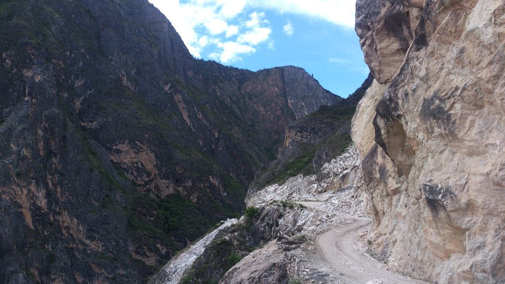 Bing-Cha-Cha Road between Yunnan and Tibet