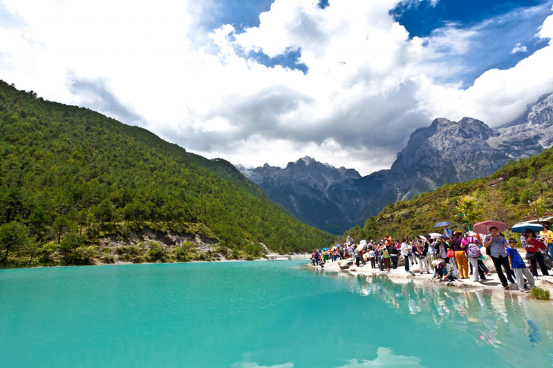 Blue Moon Valley and Baishuihe River in Lijiang