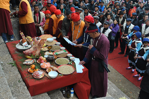 dongba gathering of naxi ethnic minority in lijiang