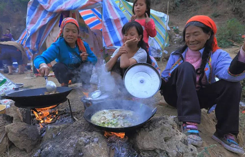 The Spring Bathing Festival of Lisu Ethnic Minority, Nujiang