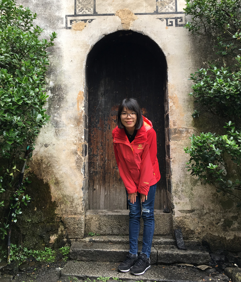 Sophie Zhong-English-Speaking Tour Guide in Lijiang City