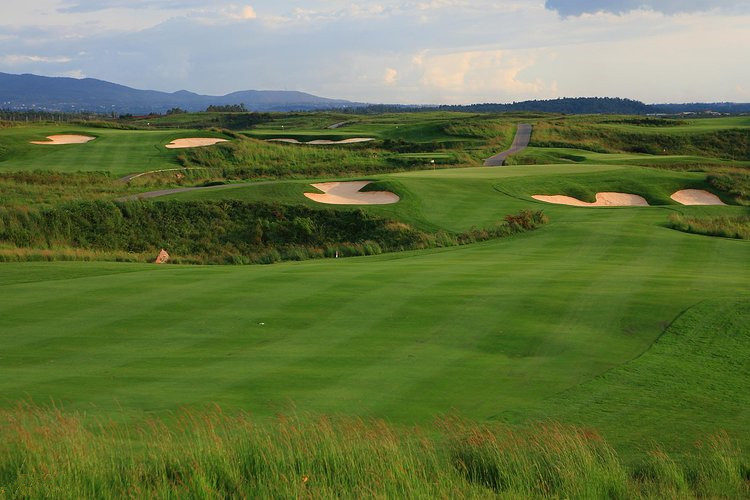 Kunming Meadow Lake Golf Course