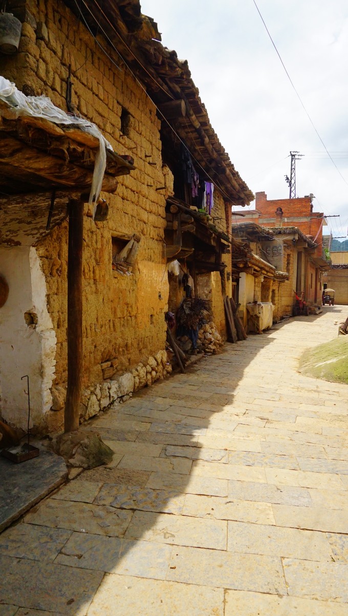Trip to The Alu Cave and Chengzi Ancient Village in Luxi County