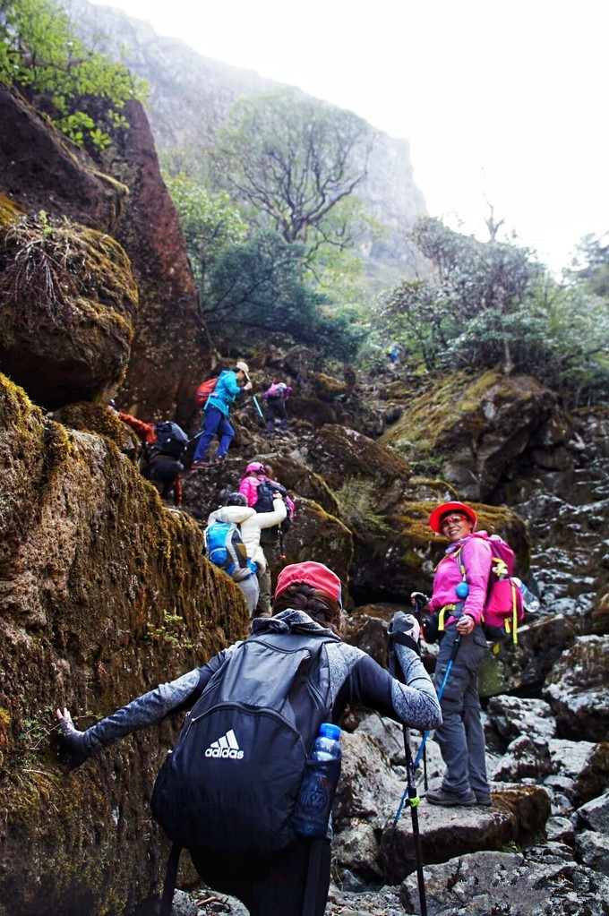 3 Days Kunming Jiaozi Mountain Hiking and Dongchuan Red Land Photography Tour-07