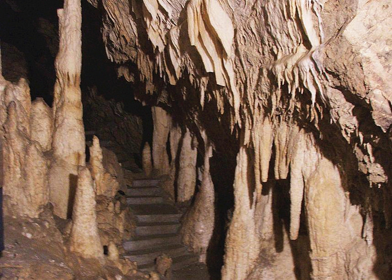 Liujing Cave in Wenshan City