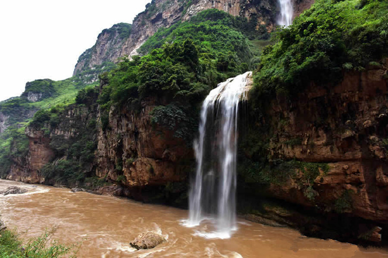 Luozehe River Gorge in Yiliang County, Zhaotong