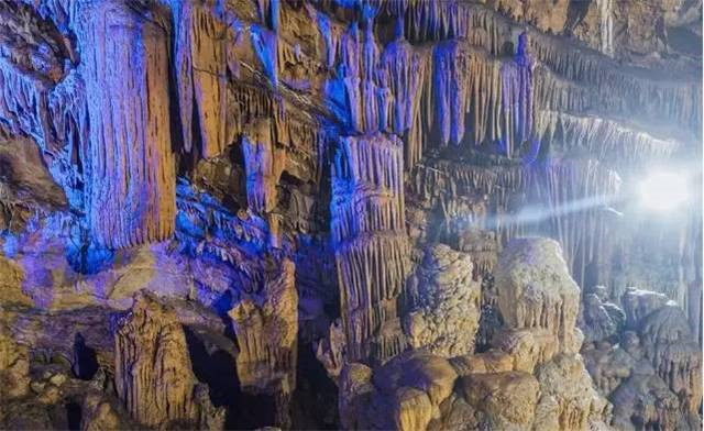 Menggong Guanyin Cave in Yongde County, Lincang