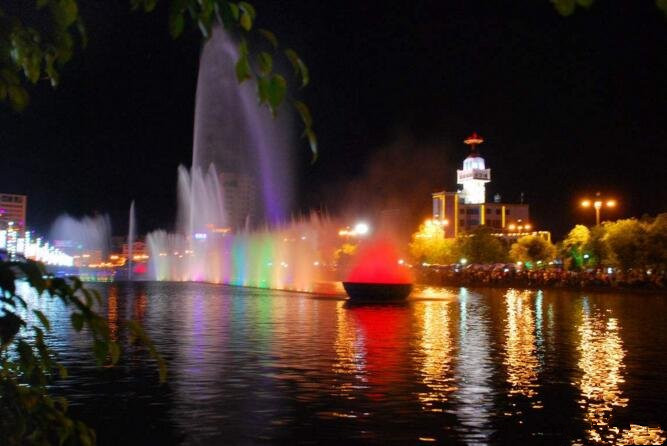 Taoyuan Lake Park in Chuxiong City