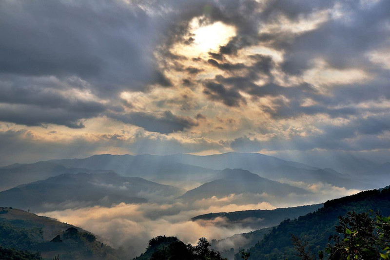 The Cloud Sea Wonder of Wa Ethnic Mountain in Ximeng County, Puer