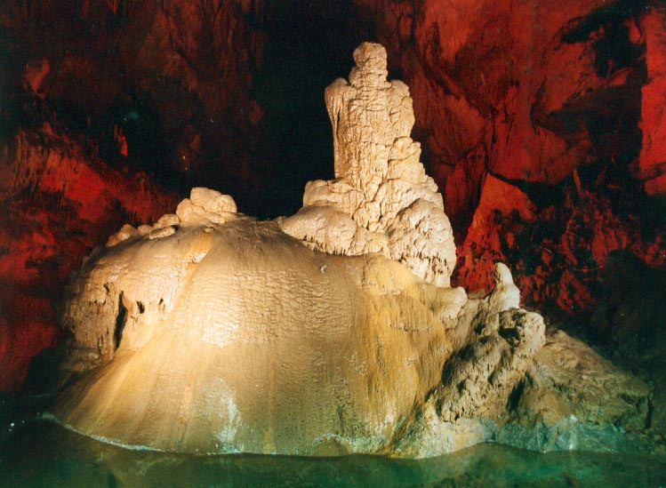 Tiantaishan Cave in Weixin County, Zhaotong