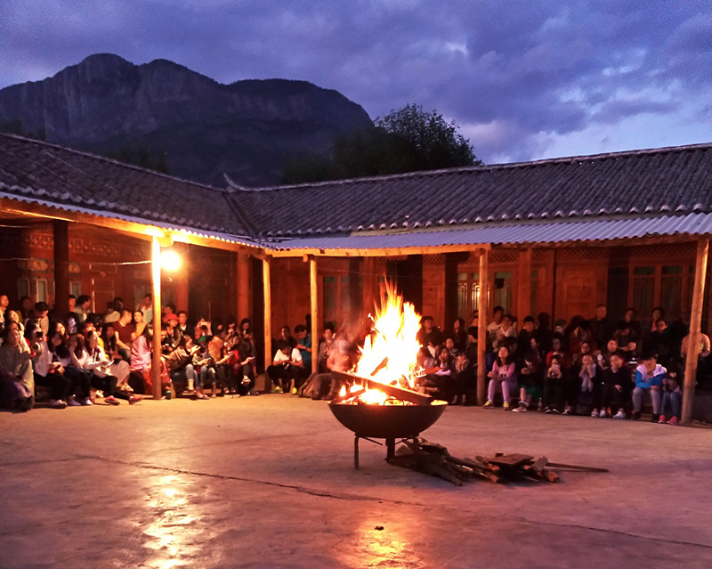 Tibetan Family Visiting with Dinner and Bonfire Dancing Party in Shangri-La, Diqing