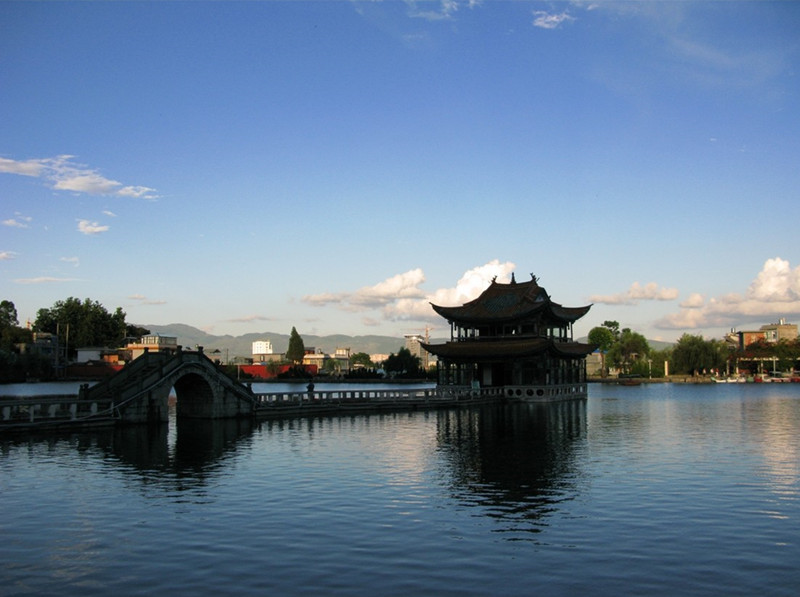 Yiluochi Pond in Baoshan City