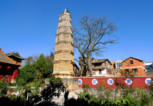 Dajue Temple in Luliang County, Qujing