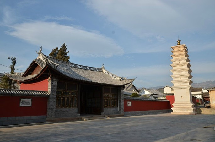 Dengjue Temple and Twins Pagodas in Weishan County, Dali-03