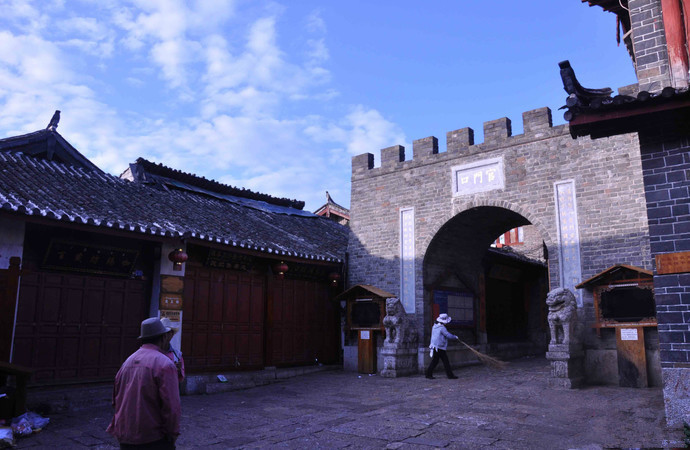 Guanmenkou Gate Tower in Lijiang Old Town-04