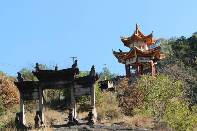 Hutoushan Mountain and Ancient Building Complex in Yunlong County, Dali-03