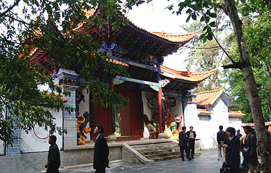 Jinguang Temple in Yongping County, Dali