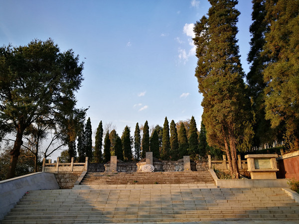 Martyr’s Tombs of Wang Desan, Wucheng, Ma Dengyun in Kunming