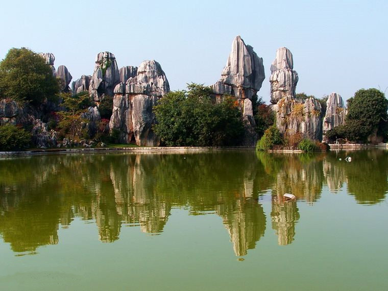 Moon Lake in Stone Forest, Kunming-05