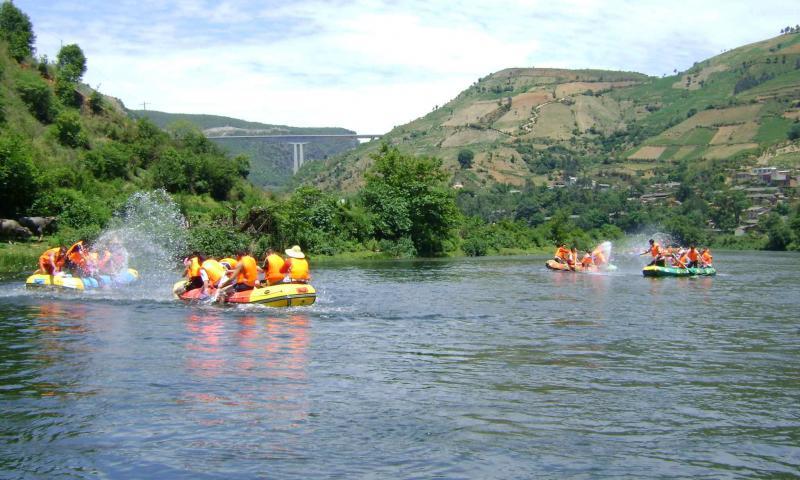 Nanpanjiang River Rafting Tour in Yiliang County, Kunming