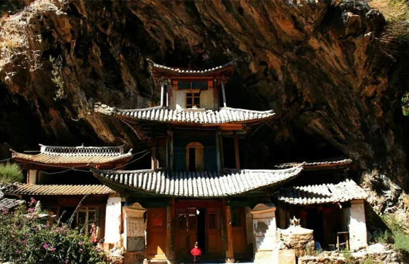 Shidong (Stone Cave) Temple in Nanjian County, Dali-02