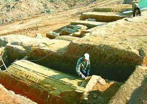 Shiliuba Ancient Tombs in Gejiu City, Honghe