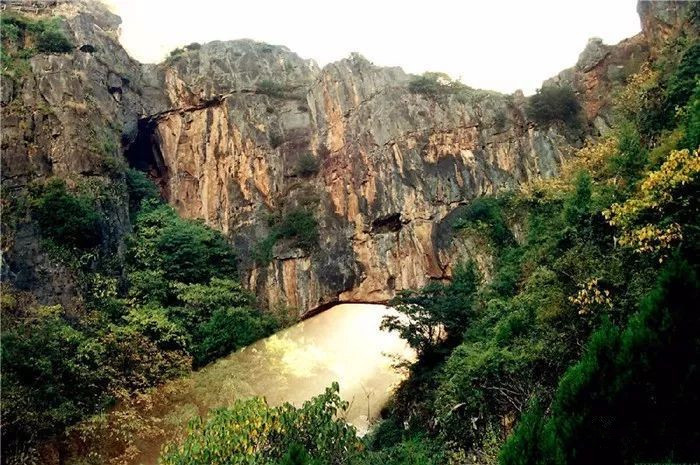 Tianshengqiao Natural Bridge in Midu County, Dali
