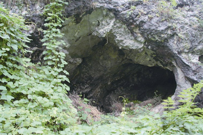 Tongxuandong Cave in Shizong County, Qujing