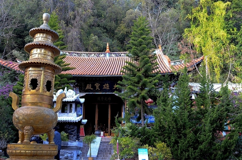 WuhuaAn Temple of Jizu Mountain in Binchuan County, Dali-01