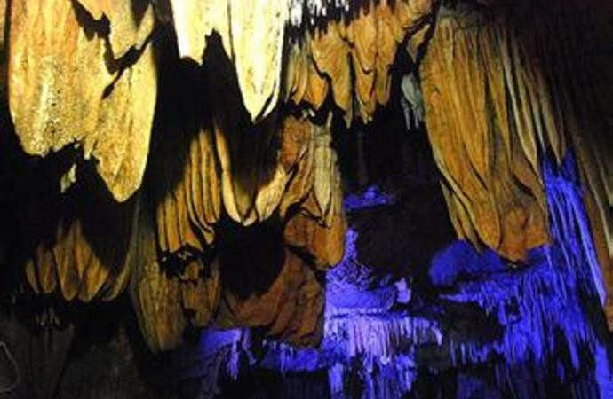 Xianrendong Fairy Cave in Luoping County, Qujing