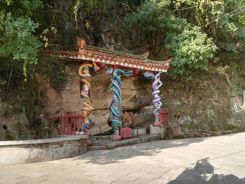 Yanquan Temple in Yiliang County, Kunming-04