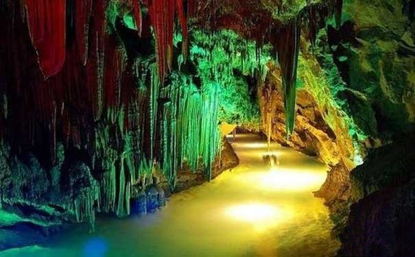 Zhongping Cave in Luquan County, Kunming