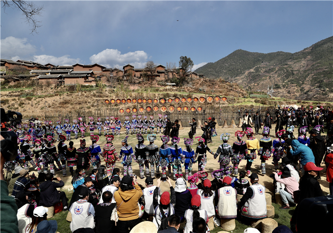 Yunnan ethnic costumes
