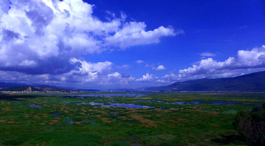 Yilong lake wetland park in Shiping County