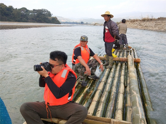 Cun Zhiyong, a local Yingjiang eco photographer