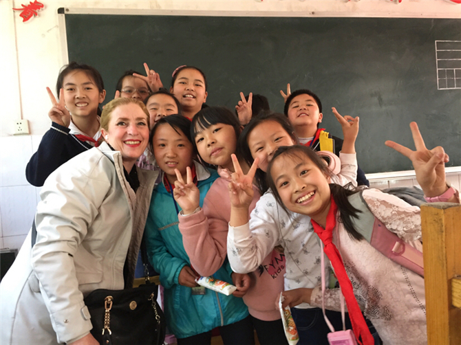 Canadian teacher offers free English courses in Kunming