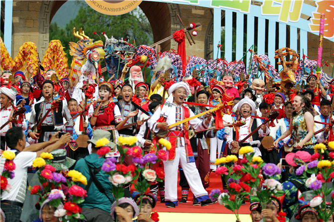 The annual Jianchuan Shibaoshan Song Festival at Shibao Mountain of Jianchuan County in Dali Prefecture