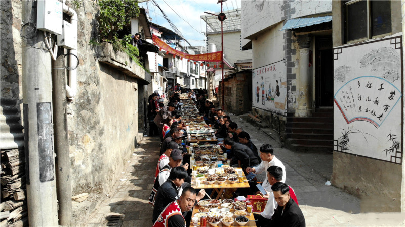 Long-street feast for Angmatu Festival in Yuanyang, Honghe