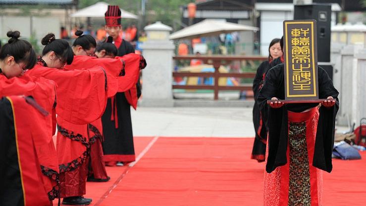 the-ceremony-of-coming-of-age-Ritual-in-Jianshui-Confucius-Temple-01