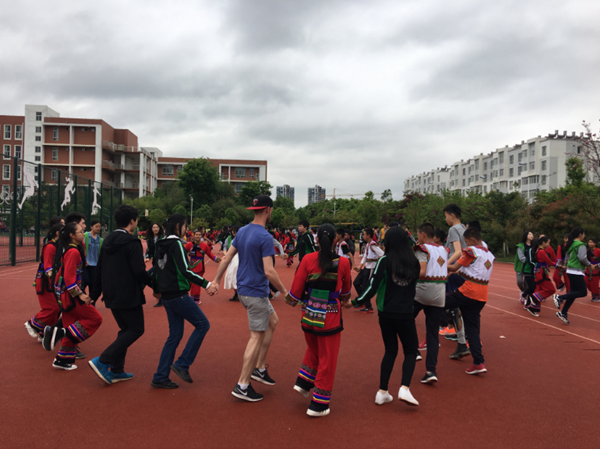 Beijing World Youth Academy Students Education Tour in Shilin Bajiang Middle School