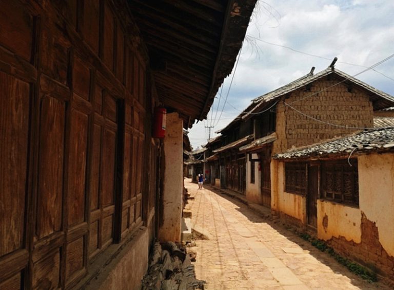 Dali Wenshengjie Ancient Village of Mizhi Town Travel: Ethnic Village ...