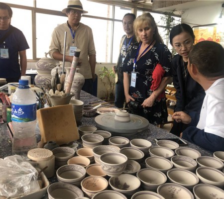 Yunnan Travel News: Dai brocade Weaves the memories of Dai people