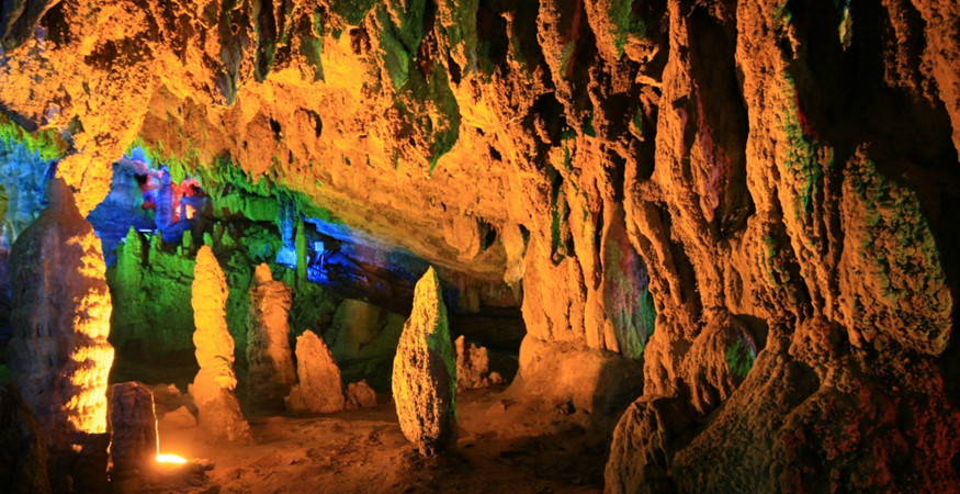 1 Day Kunming Stone Forest Tour with Jiuxiang Cave, Stone Forest and ...